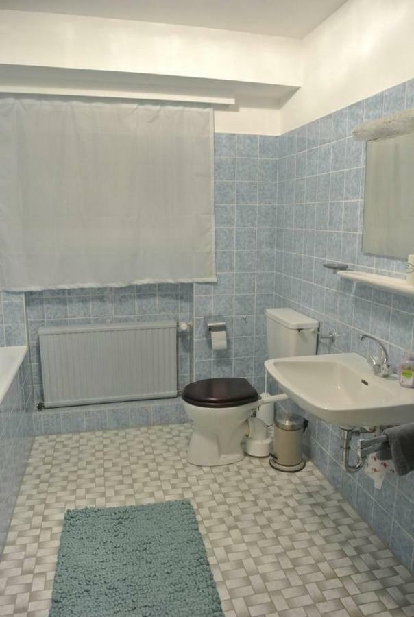 Ruhiges Mit Bad In 70er Jahre Appartamento *